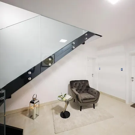Beautiful In With Wifi Apartment